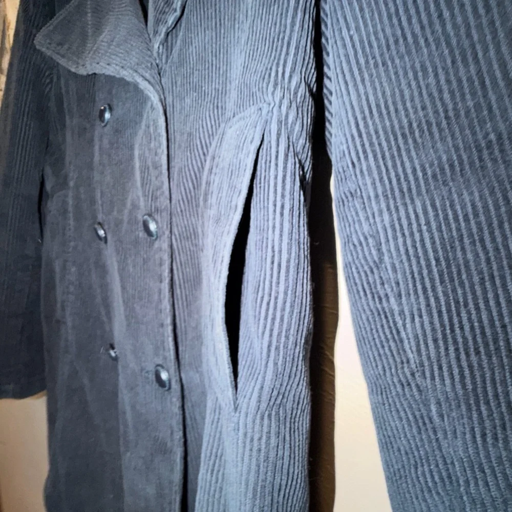 Y2K Women's Navy Corduroy coat vintage
90s - Picture 3 of 15